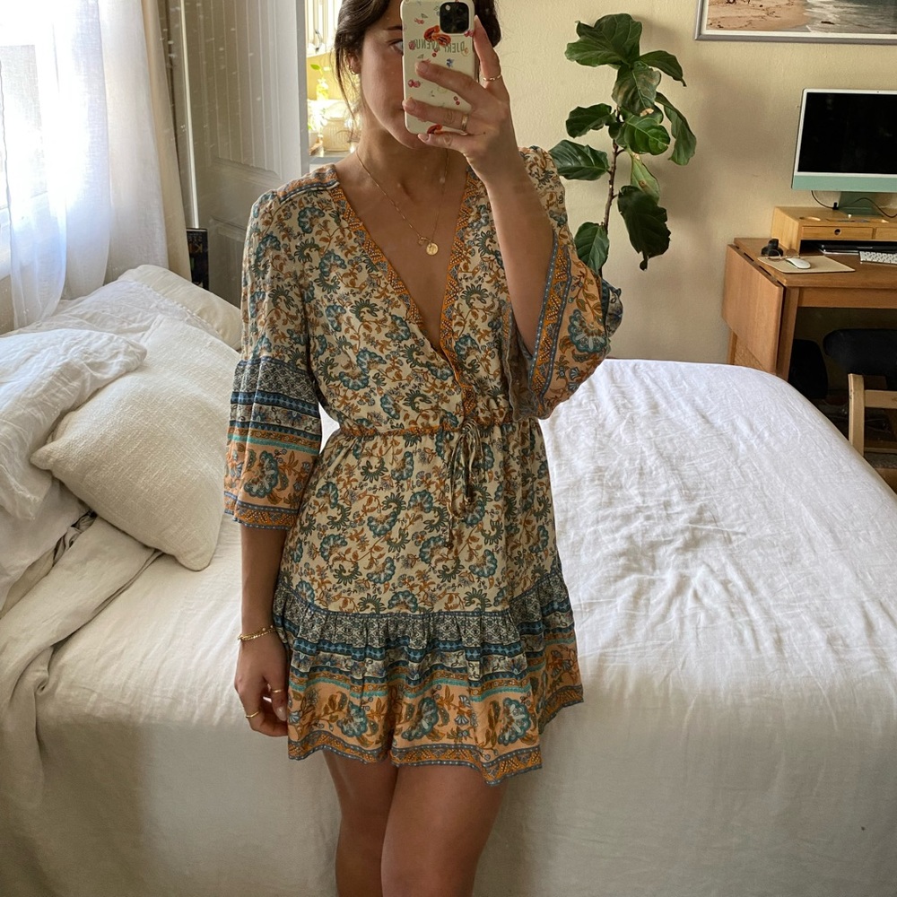 Mini floral dress
8 / S